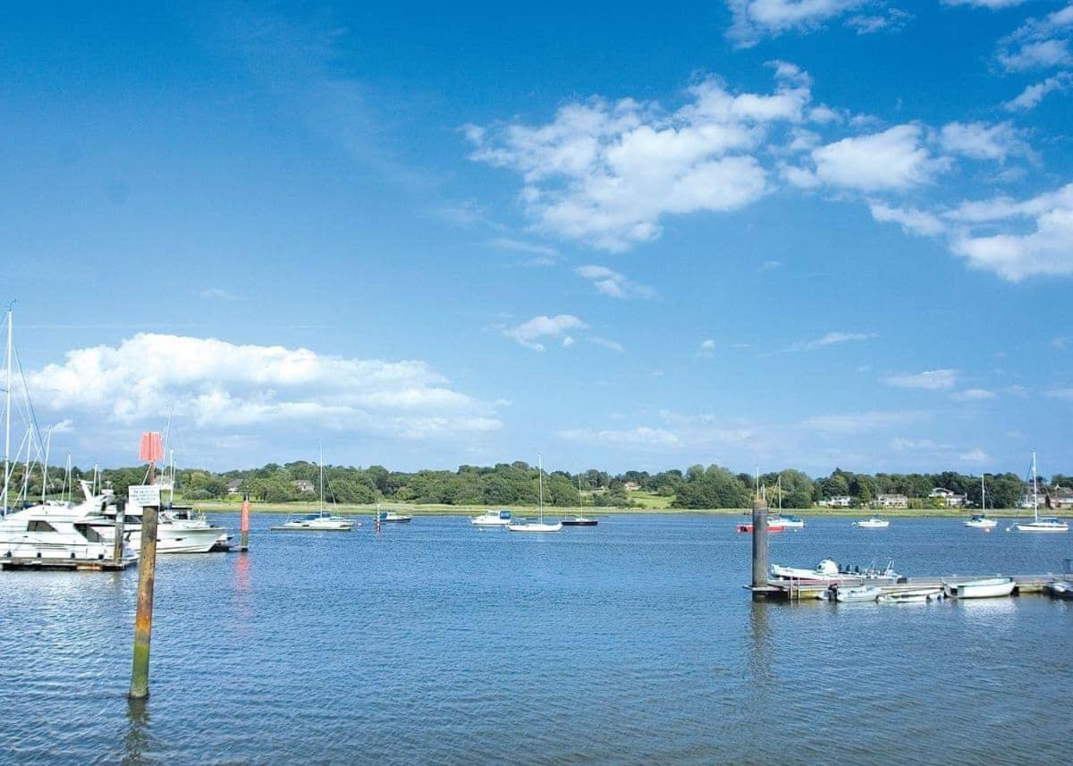 Mercury Yacht Harbour And Holiday Park Lower Swanwick Екстер'єр фото