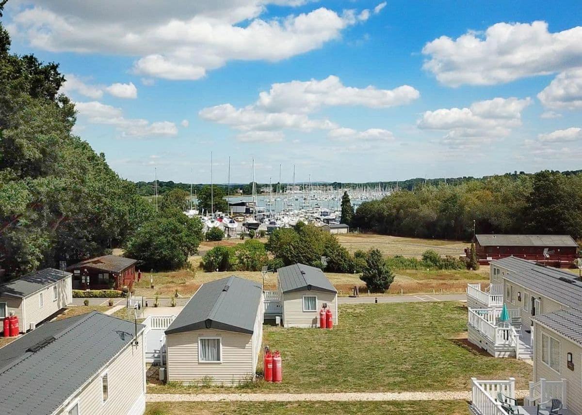 Mercury Yacht Harbour And Holiday Park Lower Swanwick Екстер'єр фото
