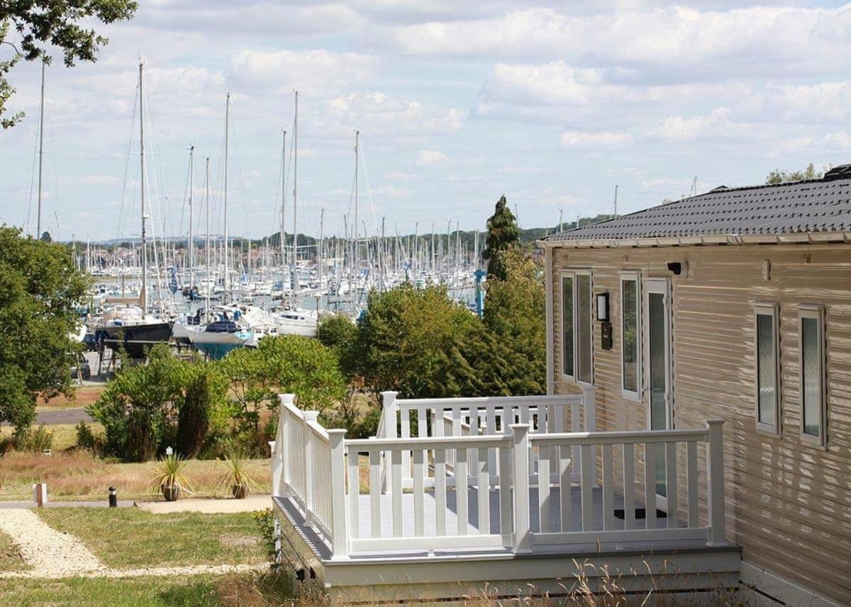Mercury Yacht Harbour And Holiday Park Lower Swanwick Екстер'єр фото