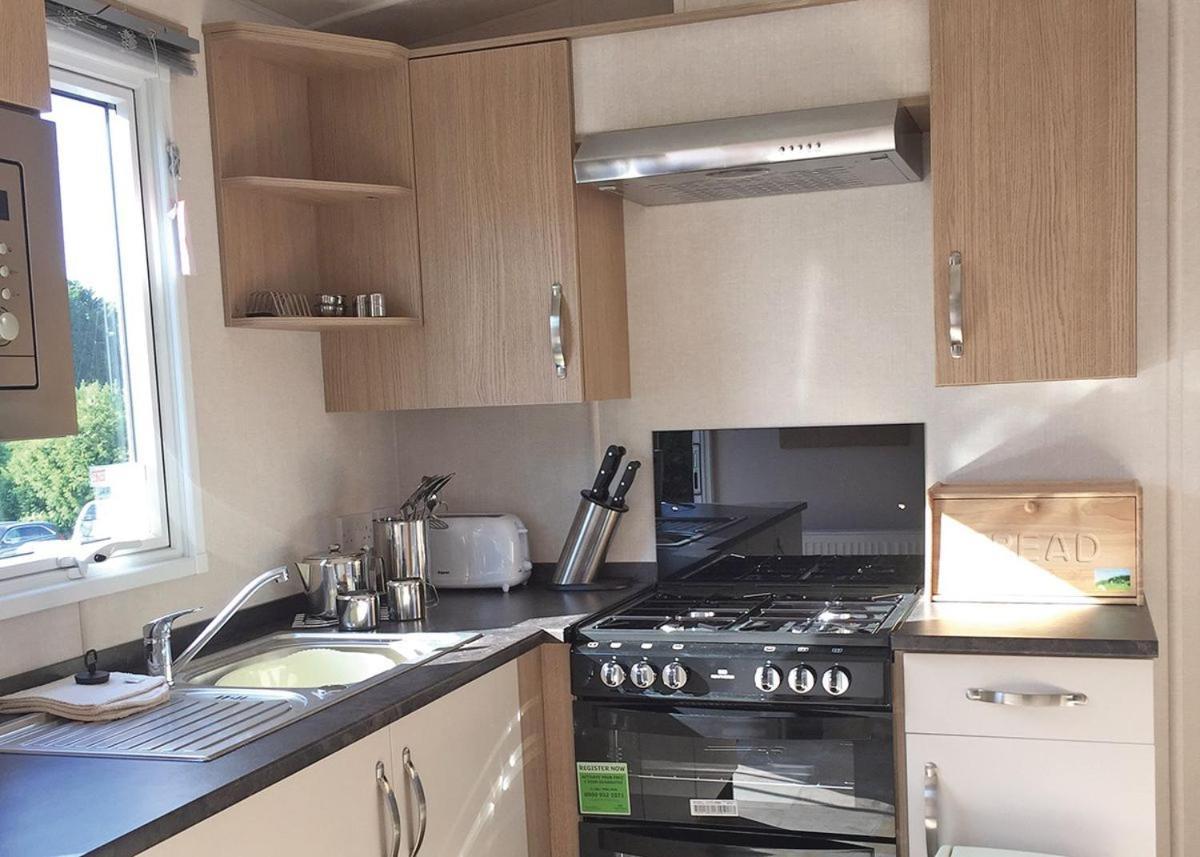 Mercury Yacht Harbour And Holiday Park Lower Swanwick Екстер'єр фото