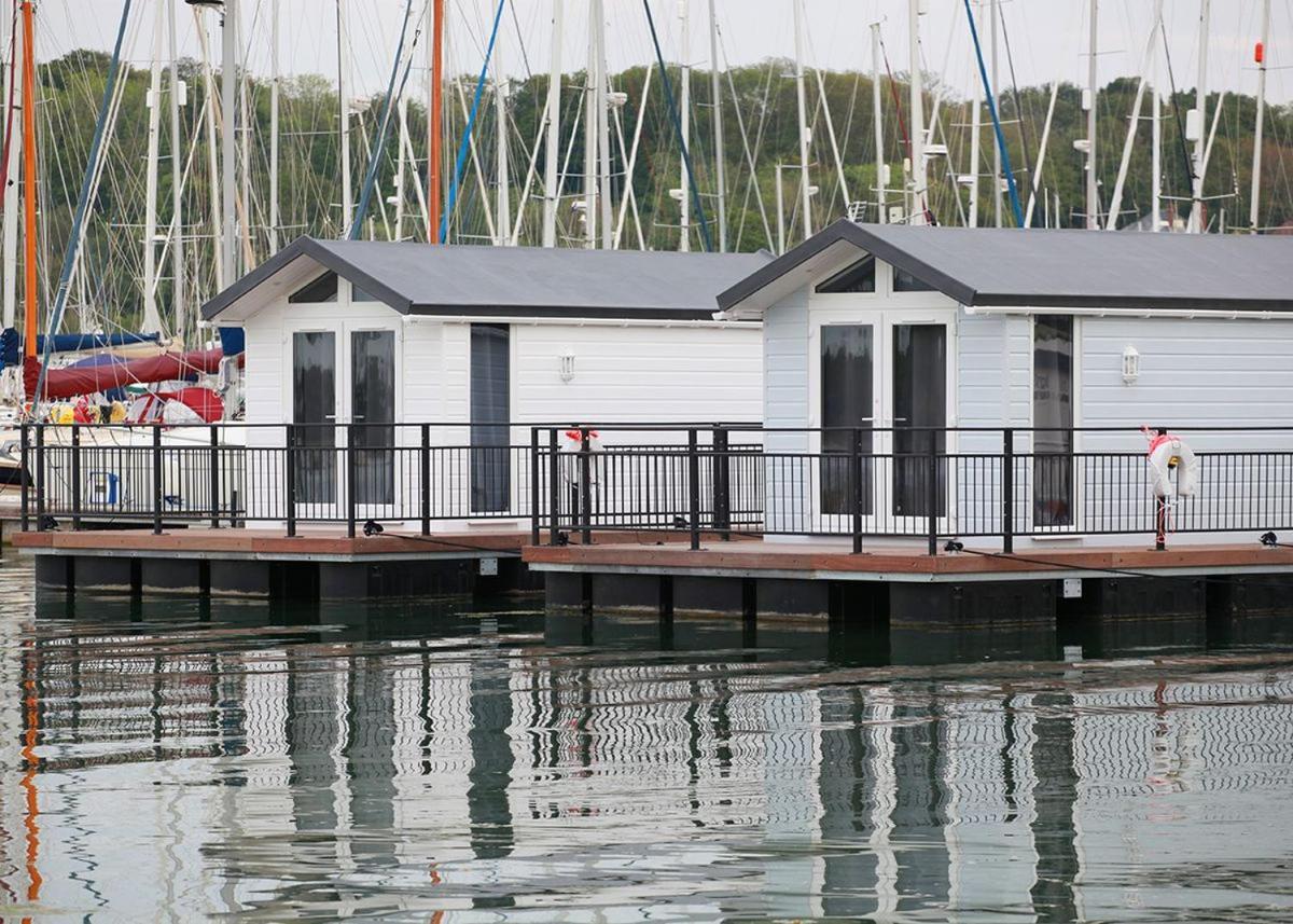 Mercury Yacht Harbour And Holiday Park Lower Swanwick Екстер'єр фото